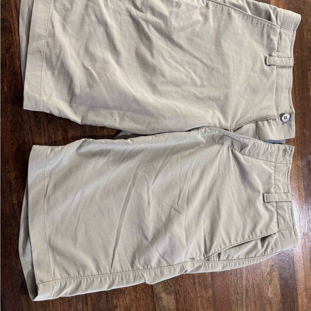 Under Armour Khaki Golf Shorts - Size 36